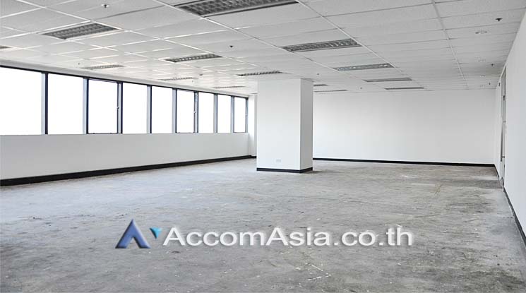  2  Office Space For Rent in Ratchadaphisek ,Bangkok MRT Sutthisan at Muangthai Phatra Complex AA14818